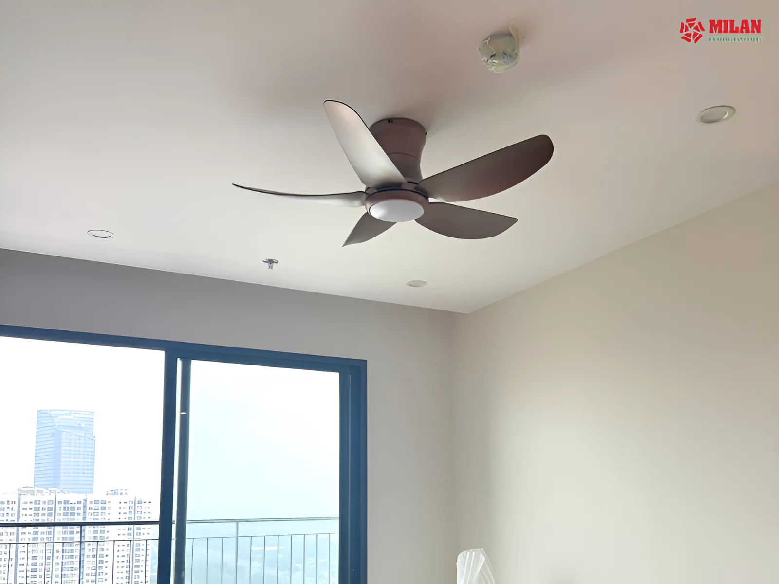 Quạt trần Milan xứng tầm đẳng cấp căn hộ Vin Ocean Park.